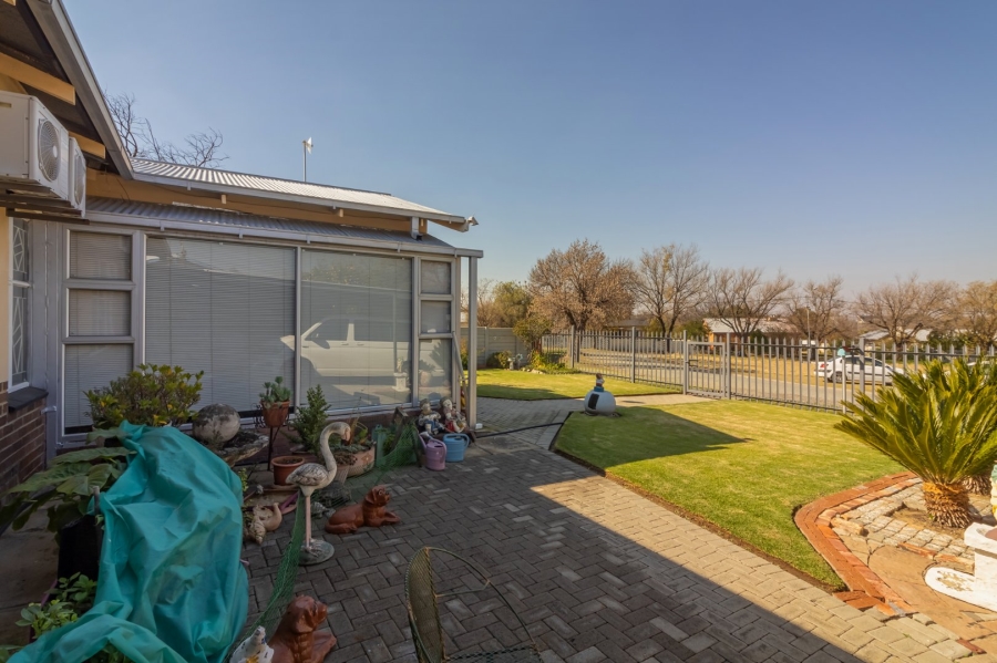 6 Bedroom Property for Sale in Morewag Free State